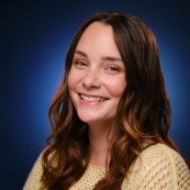 Smiling picture of Samantha Henderson